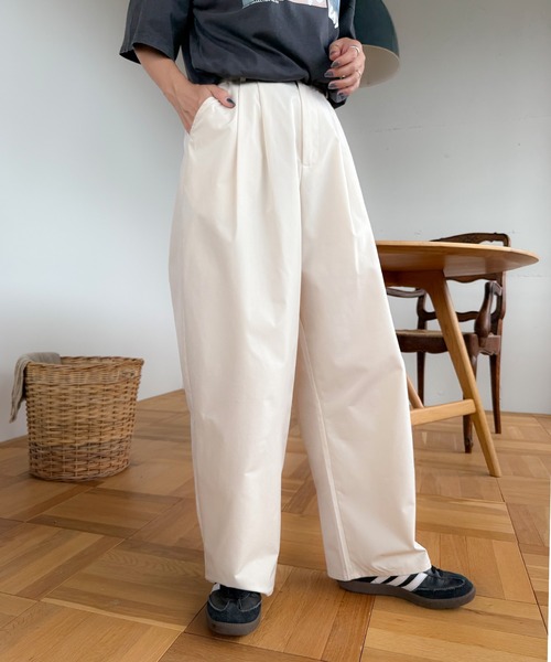 PICHI(ピイチ)の「タックボリュームパンツ(その他パンツ・レディース・ブラック/アイボリー・REGULAR/LONG)」の3枚目の写真