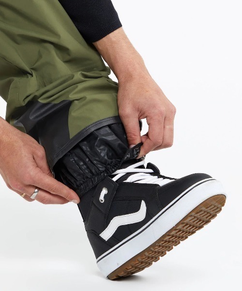 VOLCOM（ボルコム）の「【VOLCOM/ボルコム】 Mens Guide Gore-Tex Pants /ゴアテックススキースノーボードパンツ（その他パンツ・メンズ・ゴールド/アーミー/ブラック・XX-LARGE/X-LARGE/LARGE/MEDIUM）」の15枚目の写真
