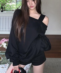 ADDITION STORE | 【ライトなミニ裏毛スウェット生地♪秋冬春とデイリーに着れちゃう】片方オフショルダー ビッグ スウェット / One Off Shoulder Big Sweat(スウェット)