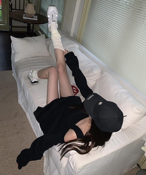 ADDITION STORE（アディションストア）の「【春にオススメ♪】＼スウェットなのに女子っぽキープ♪／片方オフショルダー ビッグ スウェット / One Off Shoulder Big Sweat / asswt（スウェット・レディース・ブラック/グレー・LARGE/MEDIUM）」の11枚目の写真