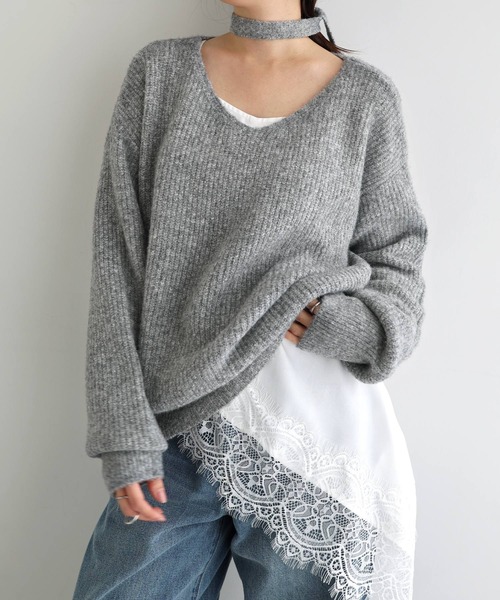 Freesia by andme(フリージアバイアンドミー)の「同色マフラー付きニットトップス(ニット/セーター・レディース・チャコールグレー/ブルー/アイボリー/ブラック/ピンク・M)」の3枚目の写真
