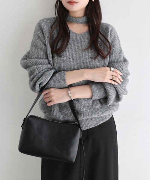 Freesia by andme(フリージアバイアンドミー)の「同色マフラー付きニットトップス(ニット/セーター・レディース・チャコールグレー/ブルー/アイボリー/ブラック/ピンク・M)」の11枚目の写真