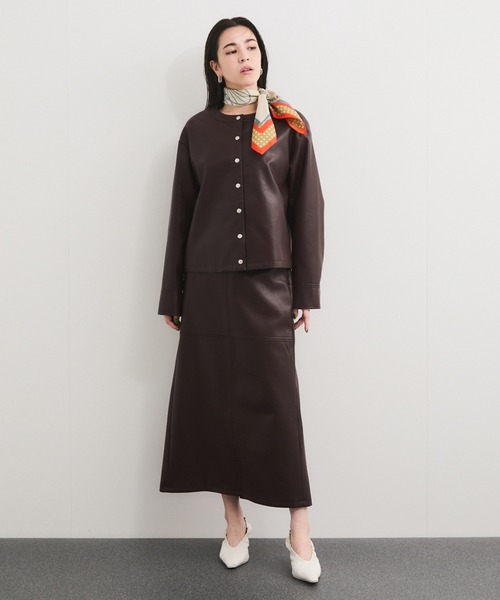 le cercle ADAM ET ROPE'(ルセルクルアダムエロペ)の「シンセティックレザーブルゾン/セットアップ対応(ブルゾン・レディース・キナリ/ダークブラウン/ブラック・FREE)」の12枚目の写真