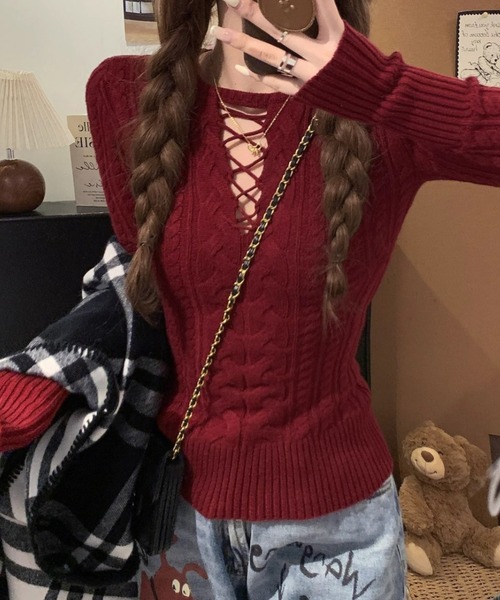 deux amour(ドゥーザムール)の「レースアップケーブルニット長袖プルオーバー(ニット/セーター・レディース・ブラック/グレー/レッド/ブルー/アイボリー・FREE)」の12枚目の写真