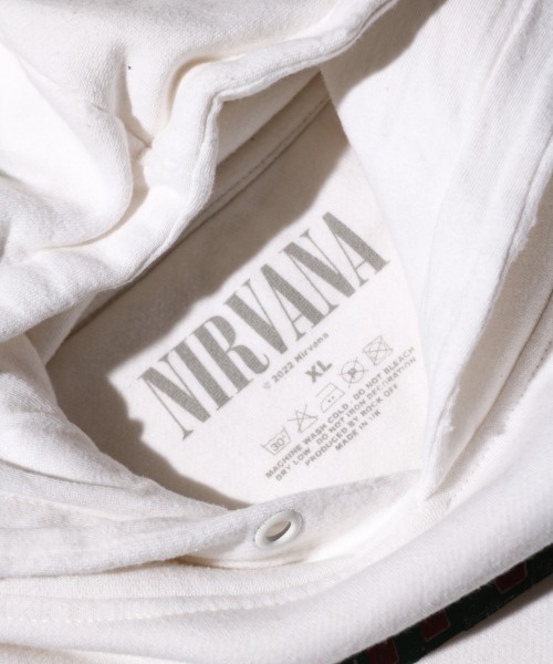 NIRVANA(ニルヴァーナ)の「THRIFTY LOOK / スリフティールック WORN-OUT BAND HOODIE 'NIRVANA'(パーカー・メンズ・ホワイト・X-LARGE)」の6枚目の写真