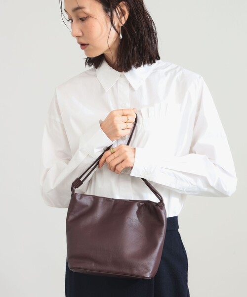 Demi-Luxe BEAMS（デミルクス ビームス）の「ソフトレザー 2WAY バッグ（ショルダーバッグ・レディース・ブラック/ワイン・ONE SIZE）」の3枚目の写真