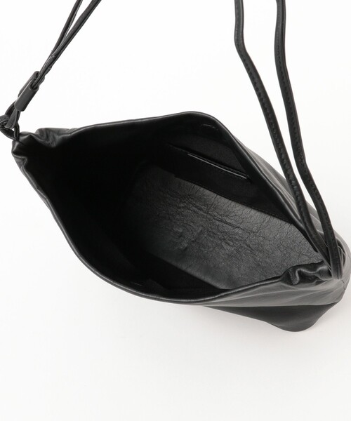 Demi-Luxe BEAMS（デミルクス ビームス）の「ソフトレザー 2WAY バッグ（ショルダーバッグ・レディース・ブラック/ワイン・ONE SIZE）」の5枚目の写真