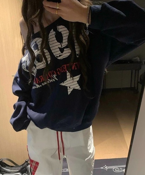 lilful（リルフル）の「アメリカン ナンバリング オーバーサイズスウェット（スウェット・レディース・ネイビー・M/L）」の4枚目の写真
