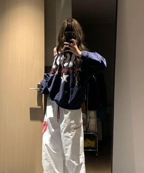 lilful（リルフル）の「アメリカン ナンバリング オーバーサイズスウェット（スウェット・レディース・ネイビー・M/L）」の5枚目の写真