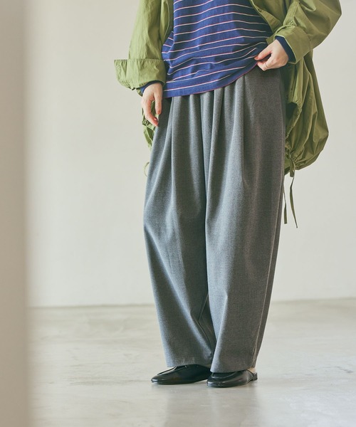 studio CLIP（スタディオクリップ）の「《days》タックトラウザーパンツ[プチ・プラスサイズあり]（その他パンツ・レディース・ブラック/ブラウン/チャコール・LARGE/PF/ﾌﾘｰ(L)/MEDIUM）」の17枚目の写真