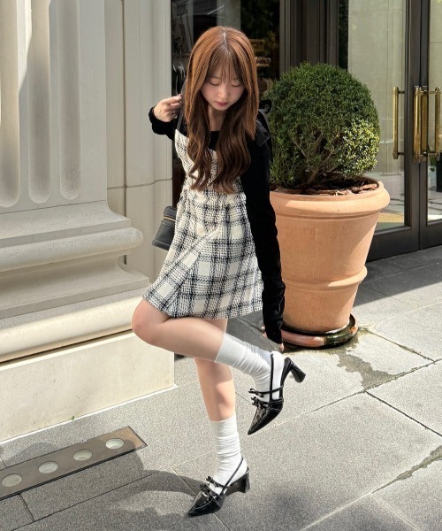 continuer de NICE CLAUP（コンティニューデナイスクラップ）の「【Tweed Collection】肩リボンミニジャンスカ（ワンピース・レディース・アイボリー/ブラック/ホワイト系その他/ホワイト/ブラック系その他・FREE）」の14枚目の写真
