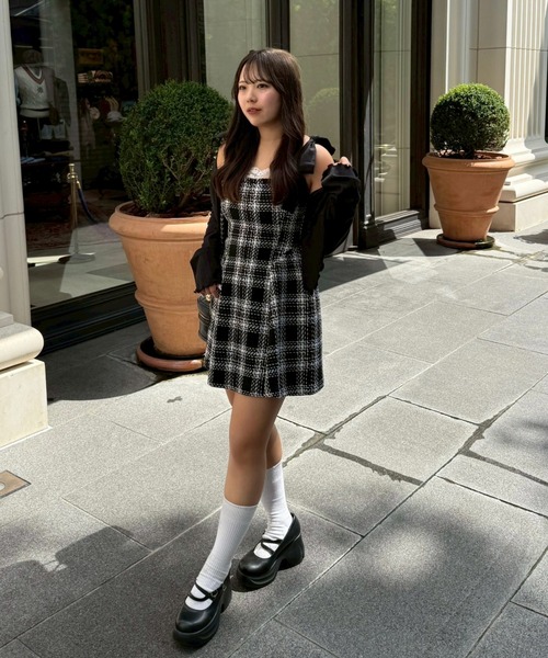 continuer de NICE CLAUP（コンティニューデナイスクラップ）の「【Tweed Collection】肩リボンミニジャンスカ（ワンピース・レディース・アイボリー/ブラック/ホワイト系その他/ホワイト/ブラック系その他・FREE）」の10枚目の写真