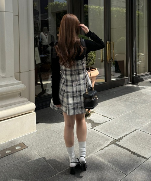 continuer de NICE CLAUP（コンティニューデナイスクラップ）の「【Tweed Collection】肩リボンミニジャンスカ（ワンピース・レディース・アイボリー/ブラック/ホワイト系その他/ホワイト/ブラック系その他・FREE）」の19枚目の写真