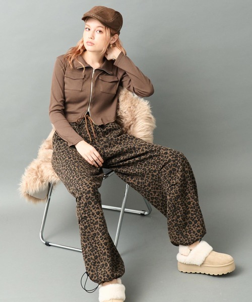 ANAP(アナップ)の「ダブルジップ カーゴポケット リブトップス カットソー(Tシャツ/カットソー・レディース・ブラウン/ブラック・F)」の11枚目の写真