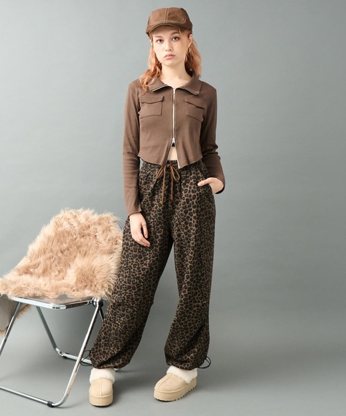 ANAP(アナップ)の「ダブルジップ カーゴポケット リブトップス カットソー(Tシャツ/カットソー・レディース・ブラウン/ブラック・F)」の12枚目の写真