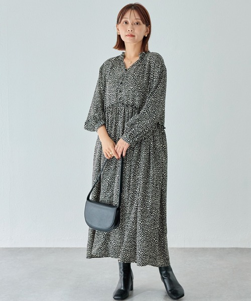 LAVEANGE(ラビアンジェ)の「フリル衿ワンピース(ワンピース・レディース・ブラック/ブラック系その他・5L/4L/3L/LL/M)」の11枚目の写真