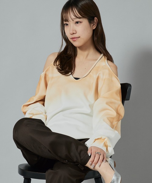 Chick（チック）の「Mura-dyed Laser Back Sweatshirt / ムラ染め レーサーバックスウェット（スウェット・レディース・ブラック/ベージュ/オリーブ・FREE）」の5枚目の写真