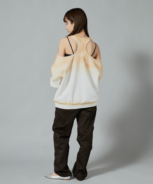 Chick（チック）の「Mura-dyed Laser Back Sweatshirt / ムラ染め レーサーバックスウェット（スウェット・レディース・ブラック/ベージュ/オリーブ・FREE）」の9枚目の写真