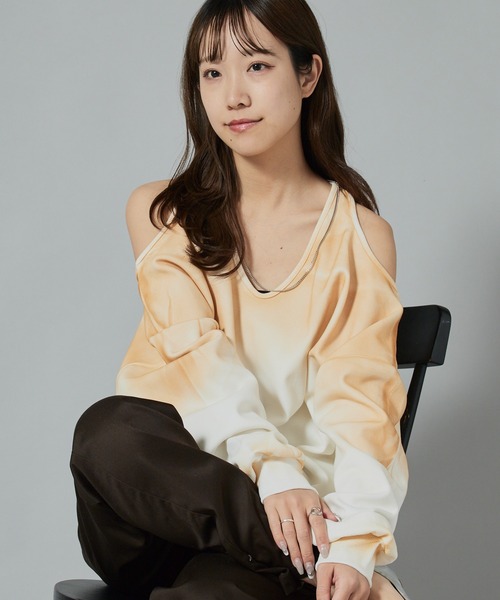 Chick（チック）の「Mura-dyed Laser Back Sweatshirt / ムラ染め レーサーバックスウェット（スウェット・レディース・ブラック/ベージュ/オリーブ・FREE）」の12枚目の写真