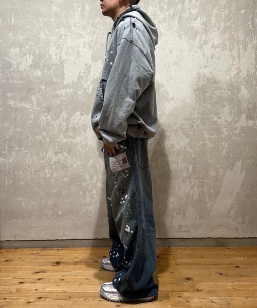 Maison MIHARA YASUHIRO（メゾンミハラヤスヒロ）の「【MIHARAYASUHIRO/ミハラヤスヒロ】EMBELLISHED BLEACHED HOODIE（パーカー・メンズ・グレー/ブラック・48/46）」の5枚目の写真