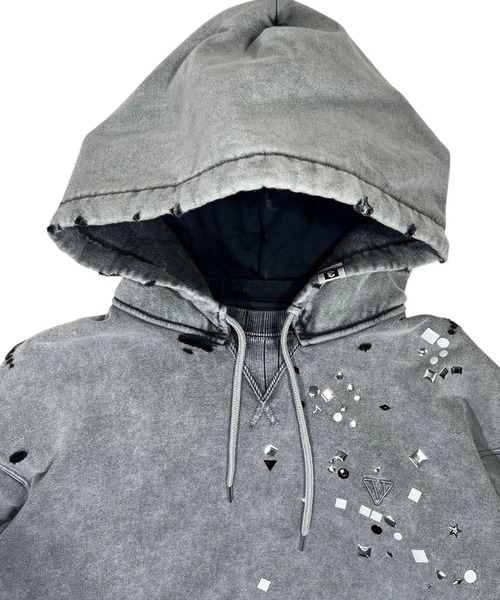 Maison MIHARA YASUHIRO（メゾンミハラヤスヒロ）の「【MIHARAYASUHIRO/ミハラヤスヒロ】EMBELLISHED BLEACHED HOODIE（パーカー・メンズ・グレー/ブラック・48/46）」の9枚目の写真
