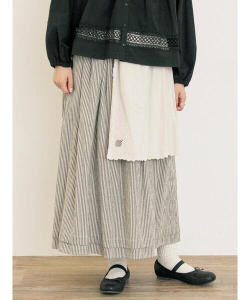 Samansa Mos2（サマンサ モスモス）の「刺繍クロス付きスカート（スカート・レディース・ブルー/チャコールグレー/ブラック/ベージュ・F）」の6枚目の写真