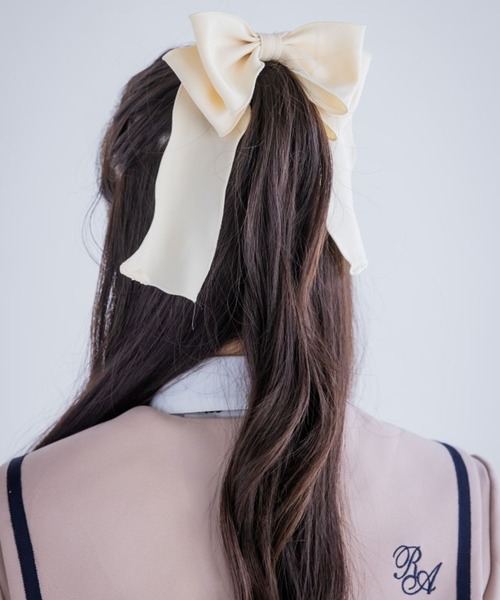 repipi armario(レピピ アルマリオ)の「サテンWリボンメローポニー(ヘアゴム・キッズ・アイボリー/グレー/ブラック/ベージュ・ONESIZE)」の15枚目の写真