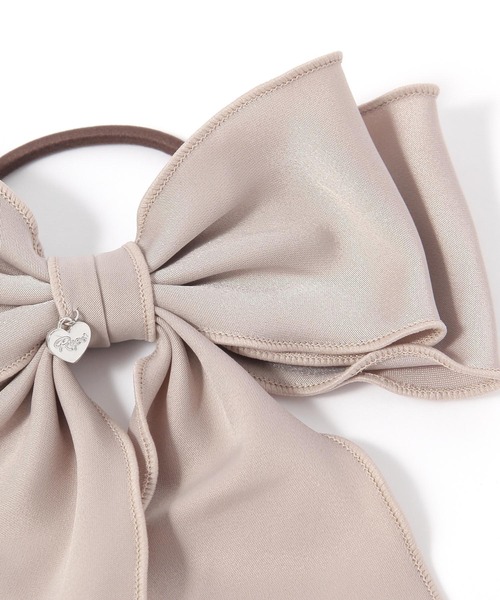 repipi armario(レピピ アルマリオ)の「サテンWリボンメローポニー(ヘアゴム・キッズ・アイボリー/グレー/ブラック/ベージュ・ONESIZE)」の11枚目の写真