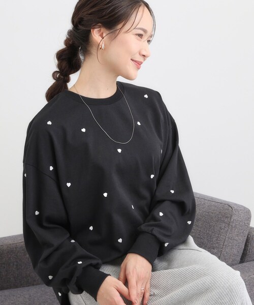 Cutie Blonde（キューティーブロンド）の「選べる3柄 刺繍アソートロンT（Tシャツ/カットソー・レディース・ホワイト系1/ピンク系3/ブラック系/ホワイト系3/ブラウン系その他2/チャコールグレー・00）」の4枚目の写真