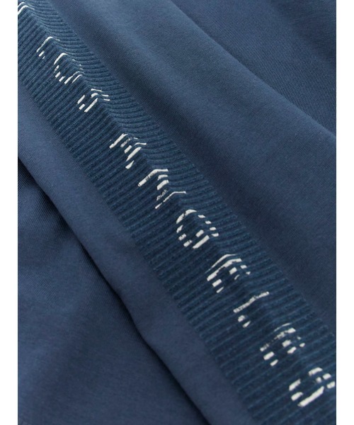 Guess(ゲス)の「Crew Neck Long Sleeves Logo Tee 長袖Tシャツ(Tシャツ/カットソー・メンズ・ホワイト/ネイビー/ブラック・SMALL/MEDIUM/LARGE/X-LARGE)」の5枚目の写真