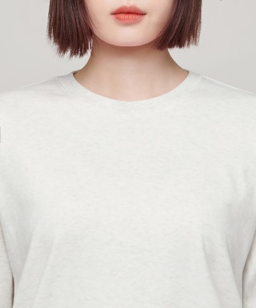 MUSINSA STANDARD WOMAN（ムシンサスタンダードウーマン）の「ウィメンズリラックスフィットクルーネックTシャツ[オートミール]（Tシャツ/カットソー・レディース・その他・SMALL/MEDIUM/LARGE/X-SMALL）」の3枚目の写真