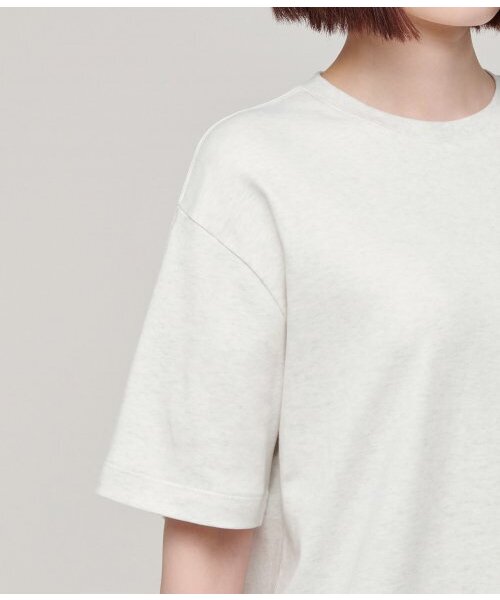 MUSINSA STANDARD WOMAN（ムシンサスタンダードウーマン）の「ウィメンズリラックスフィットクルーネックTシャツ[オートミール]（Tシャツ/カットソー・レディース・その他・SMALL/MEDIUM/LARGE/X-SMALL）」の5枚目の写真