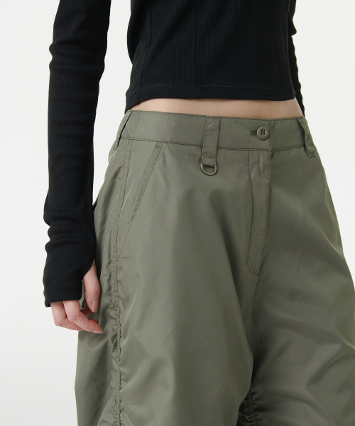 MUSINSA STANDARD WOMAN（ムシンサスタンダードウーマン）の「ウィメンズワイドシャーリングパンツ[セージ]（その他パンツ・レディース・その他・28/30/24/26）」の4枚目の写真