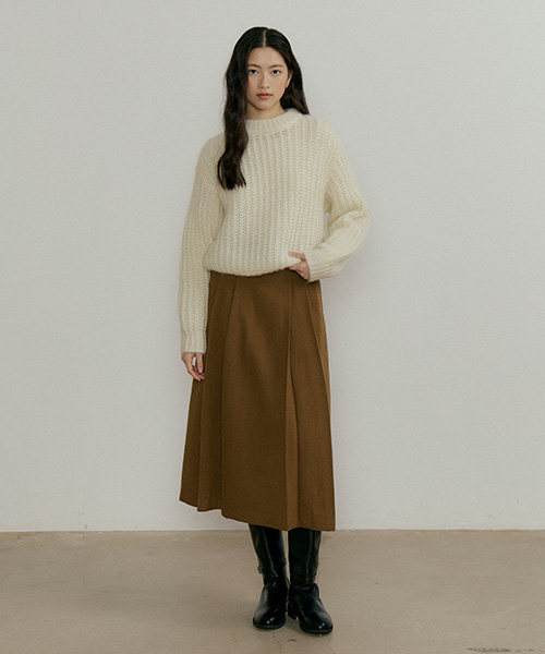 LINGSEOUL(リングソウル)の「lambs wool two tuck skirt-brown(スカート・レディース・ブラウン・SMALL/MEDIUM)」の2枚目の写真