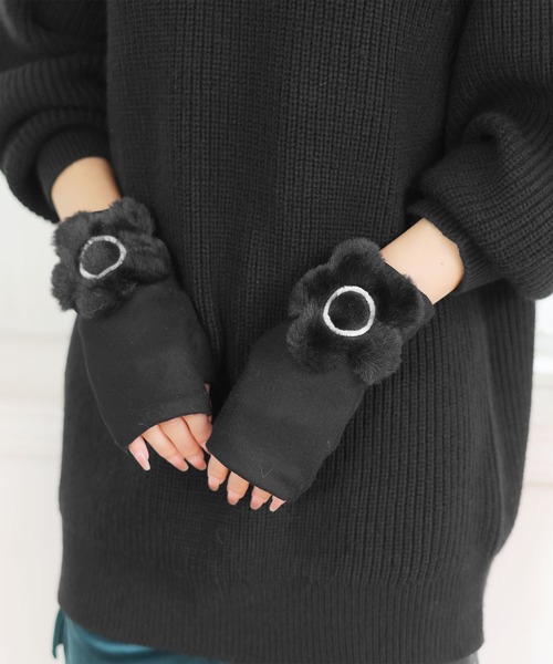 マリークワント　ハンドウォーマー　フィンガーレスグローブ　黒 デイジーマスコット ハンドウォーマー（手袋）｜MARY QUANT（マリー