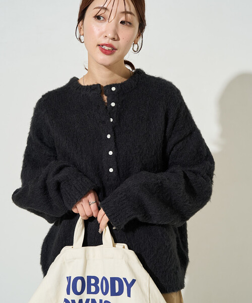 FREAK'S STORE(フリークスストア)の「限定展開 ウール タッチ 起毛 ヘンリーネック ニット(ニット/セーター・レディース・グレー/ナチュラル/ピンク/ブラック・フリ-)」の3枚目の写真