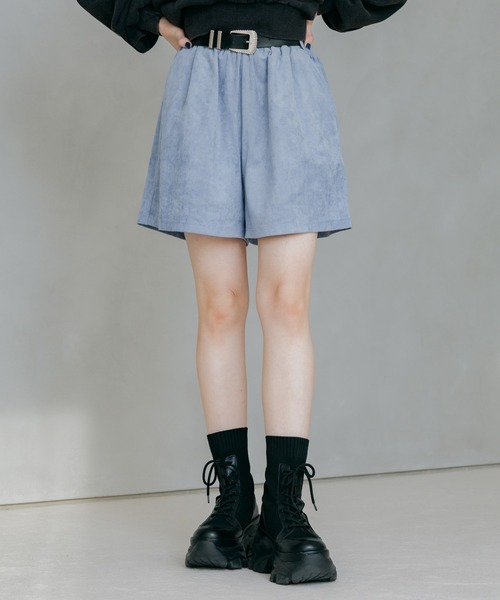 PAGEBOY（ページボーイ）の「フェイクスエードキュロットパンツ（スカート・レディース・ブラック/ブルー・FREE）」の2枚目の写真