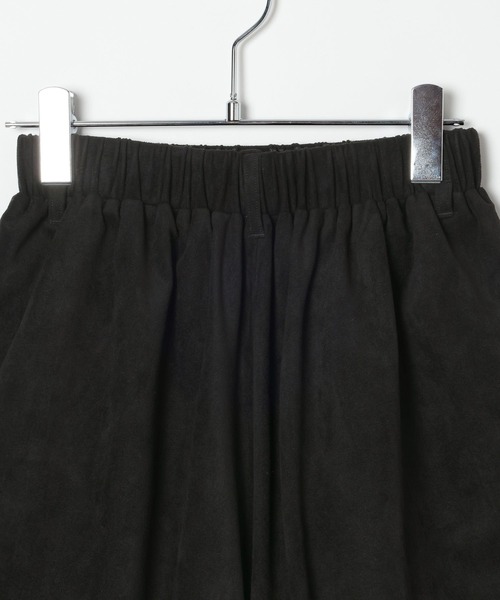 PAGEBOY（ページボーイ）の「フェイクスエードキュロットパンツ（スカート・レディース・ブラック/ブルー・FREE）」の13枚目の写真