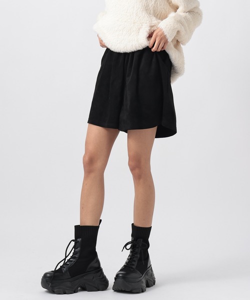 PAGEBOY（ページボーイ）の「フェイクスエードキュロットパンツ（スカート・レディース・ブラック/ブルー・FREE）」の7枚目の写真