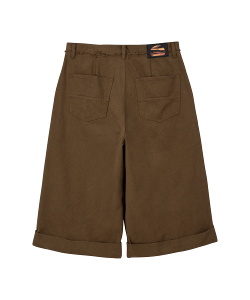 MIDSUN(ミッドサン)の「Frayed Blunt Bermuda Pants-Brown(その他パンツ・レディース・その他・MEDIUM/LARGE/X-LARGE)」の3枚目の写真