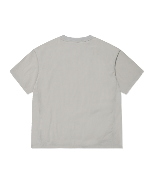 COVERNAT(カバーナット)の「テックナイロンベーシックTシャツライトグレー(Tシャツ/カットソー・レディース・その他・SMALL/MEDIUM/LARGE/X-LARGE/XX-LARGE/X-SMALL)」の2枚目の写真