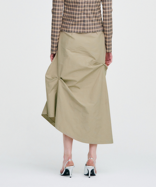 KIMZISU(キムジス)の「DOZI - Pinched Long Skirt _ BEIGE(スカート・レディース・ベージュ・SMALL/MEDIUM)」の3枚目の写真