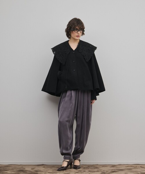 GRACE CONTINENTAL（グレースコンチネンタル）の「リネンオックスケープジャケット（その他アウター・レディース・ブラック/ベージュ・36）」の2枚目の写真