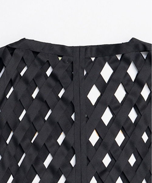 PRANK PROJECT（プランクプロジェクト）の「【2026Spring Pre-Order】ロゴプリントリボンTシャツ / Woven Grid Random Logo Top（その他トップス・レディース・ブラック・FREE）」の5枚目の写真