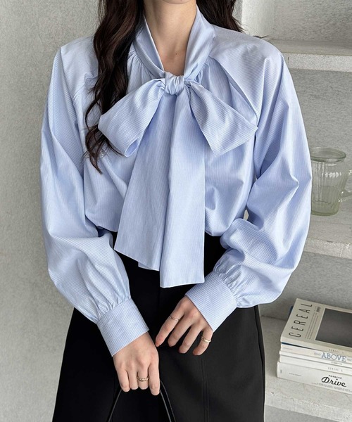 GeeRA(ジーラ)の「ボリュームボウタイブラウス(シャツ/ブラウス・レディース・ブラック/ブルー系その他/オフホワイト・LARGE/MEDIUM/X-LARGE)」の3枚目の写真