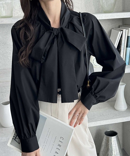 GeeRA(ジーラ)の「ボリュームボウタイブラウス(シャツ/ブラウス・レディース・ブラック/ブルー系その他/オフホワイト・LARGE/MEDIUM/X-LARGE)」の2枚目の写真