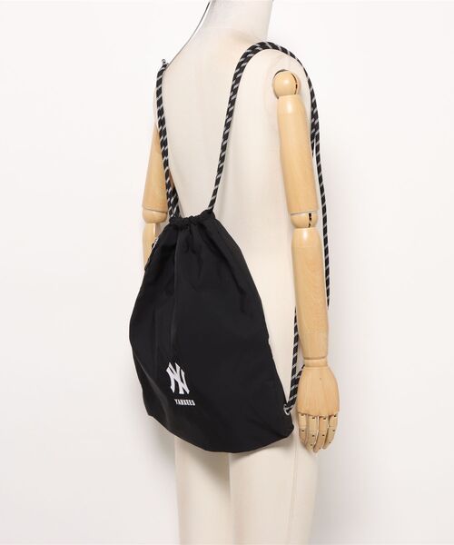 Right-on（ライトオン）の「【MLB】ワッシャーナイロンナップサック (軽量/スポーティ/チームロゴ/シンプルデザイン)（ショルダーバッグ・メンズ・ブラウン/ブラック/ブルー・ONE SIZE）」の4枚目の写真