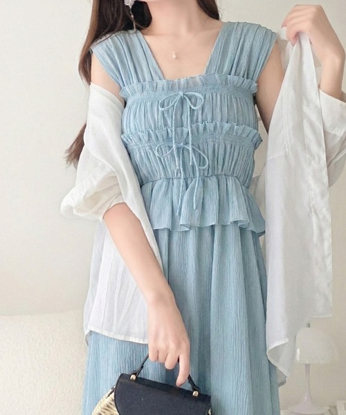 mily bilet(ミウィビレット)の「【mily bilet】一枚で主役級!大人フェミニンなシャーリングフリルティアードワンピース(ワンピース・レディース・ブルー/オフホワイト/ブラック・LARGE/MEDIUM/SMALL/X-LARGE)」の9枚目の写真