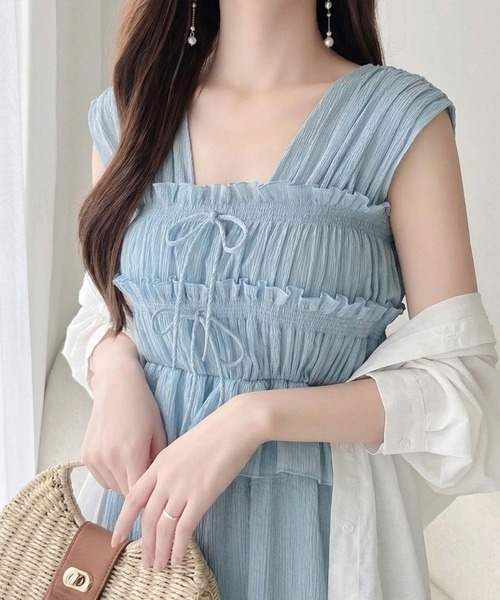 mily bilet(ミウィビレット)の「【mily bilet】一枚で主役級!大人フェミニンなシャーリングフリルティアードワンピース(ワンピース・レディース・ブルー/オフホワイト/ブラック・LARGE/MEDIUM/SMALL/X-LARGE)」の17枚目の写真