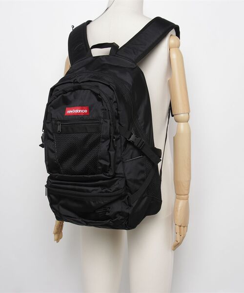 NEW BALANCE（ニューバランス）の「エブリデイバックパック30L（バックパック/リュック・メンズ・オフホワイト/ブラック×レッド・ONE SIZE）」の6枚目の写真